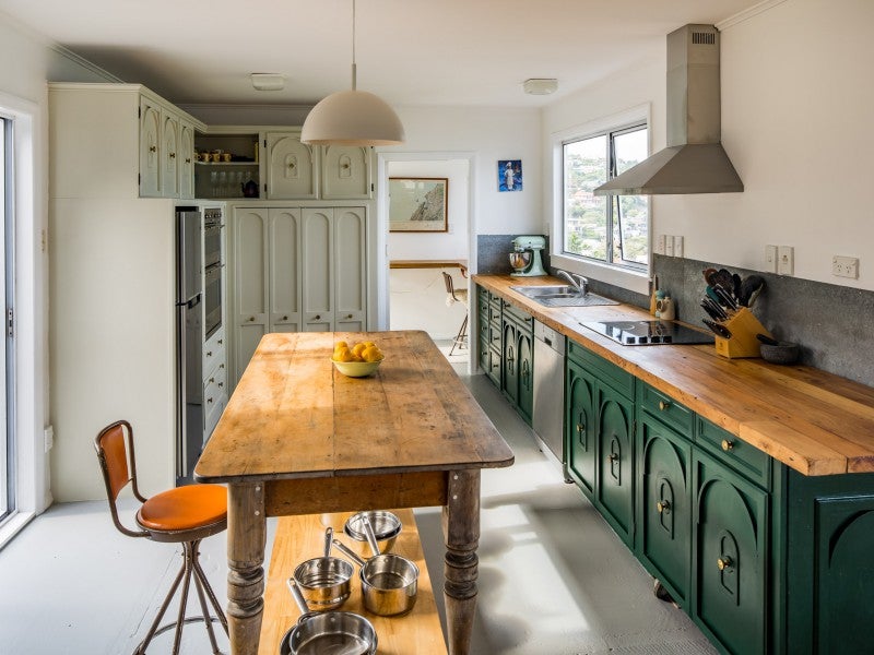 8 Gordon Road, Plimmerton, Porirua - Carousel 2