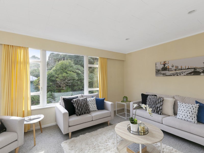 10 Chaucer Way, Karori, Wellington - Carousel 2
