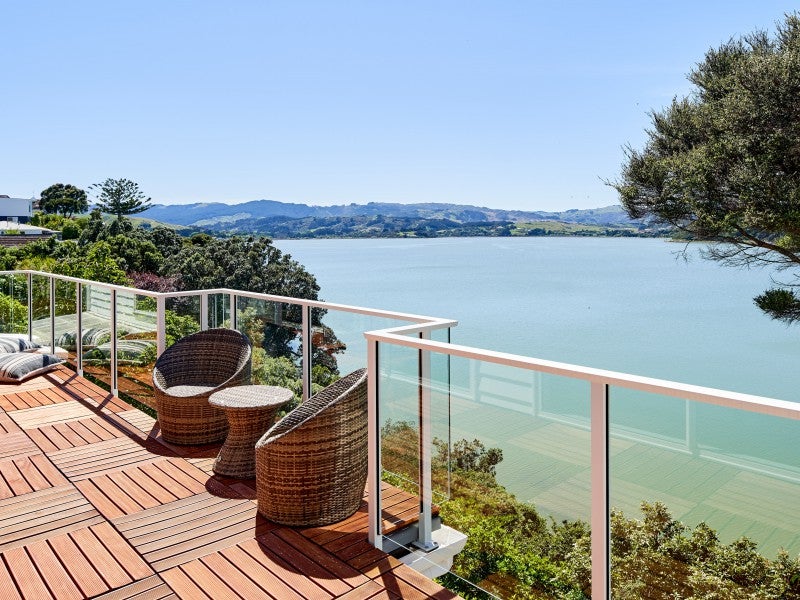 34 Seaview Road, Paremata, Porirua - Carousel 1