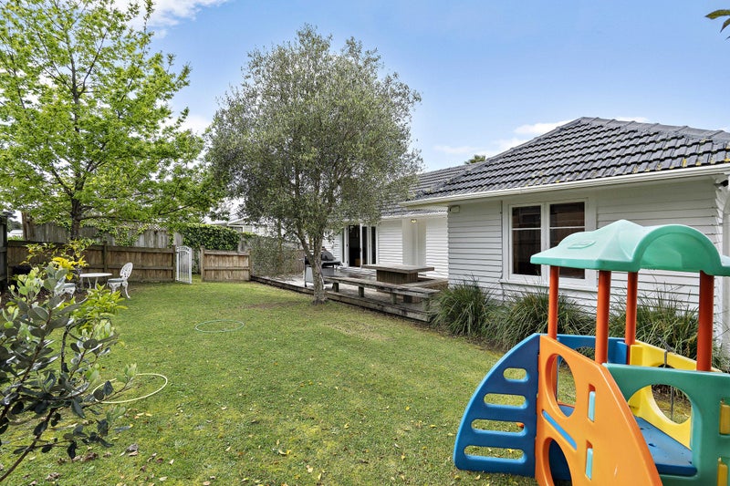 32 Stanaway Street, Hillcrest, Auckland - Carousel 1