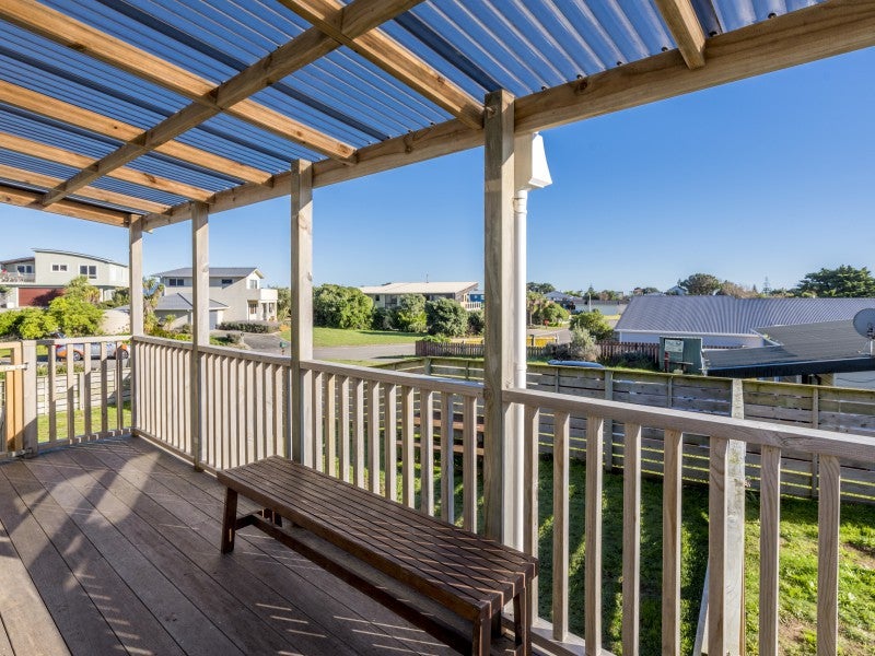10 Sylvia Way, Te Horo Beach - Carousel 2