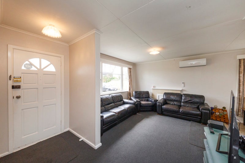11 Denbigh Place, Awapuni, Palmerston North - Carousel 2