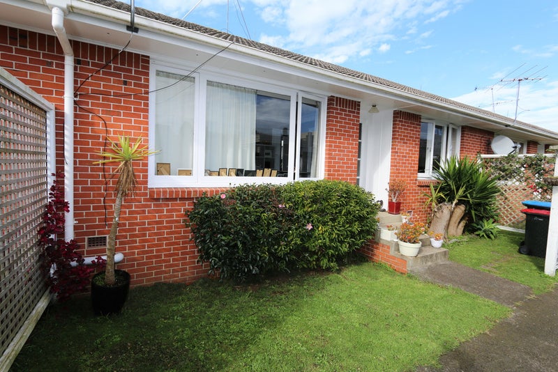 2/23 Tawhiri Road, One Tree Hill, Auckland - Carousel 1