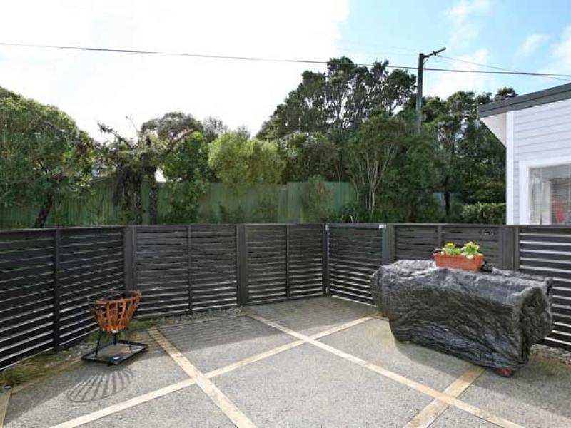 4 Martin Grove, Normandale, Lower Hutt - Carousel 2