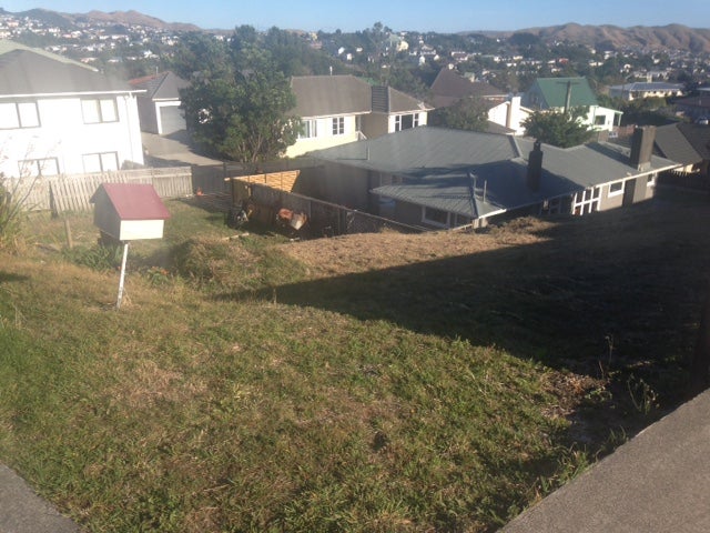 40 Horokiwi Road West, Newlands, Wellington - Carousel 2
