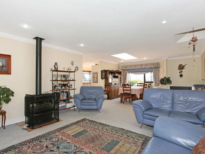 148 Tirohanga Road, Tirohanga, Lower Hutt - Carousel 2