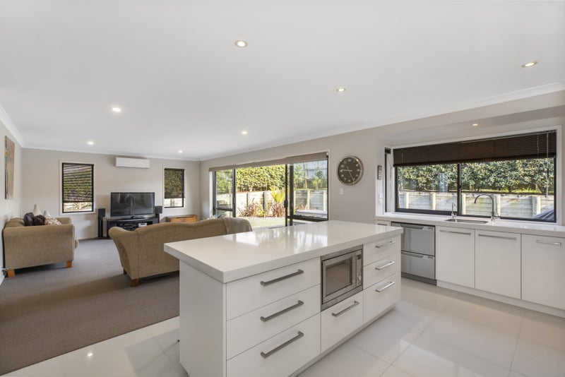 79 Rathmar Drive, Manurewa, Auckland - Carousel 2