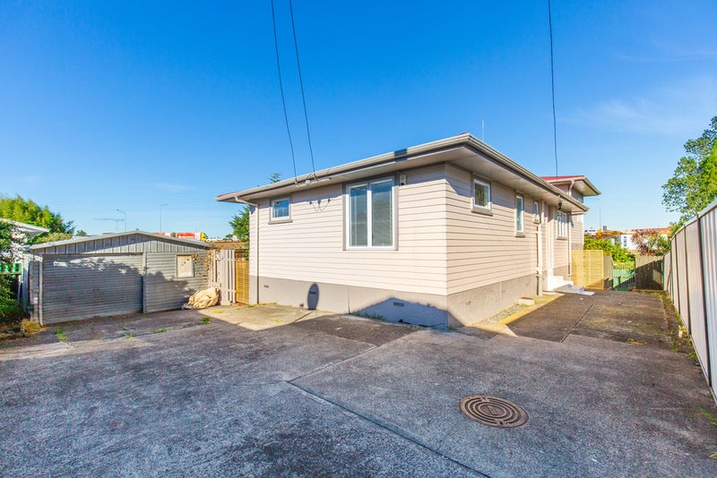 72 Ferguson Street, Manurewa East, Auckland - Carousel 1