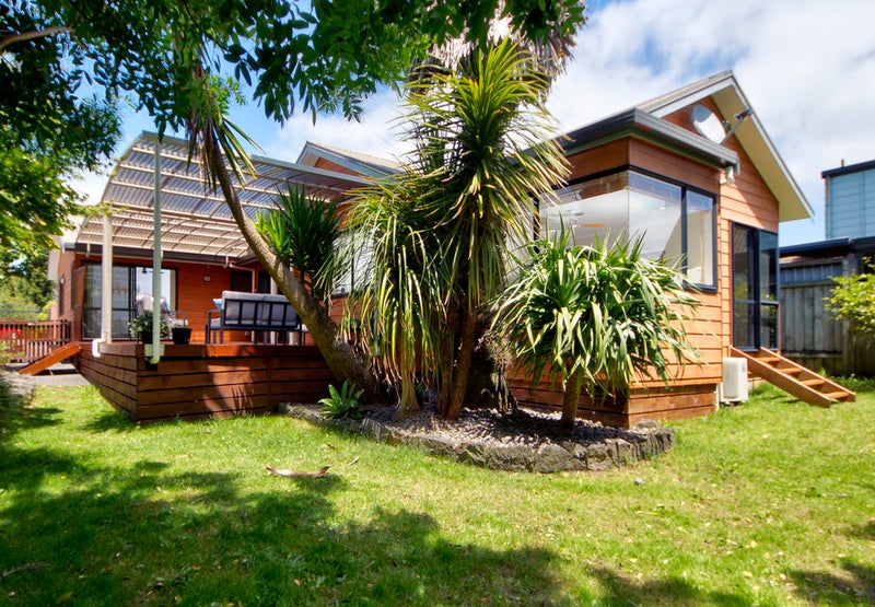 3 Avonleigh Road, Green Bay, Auckland - Carousel 1