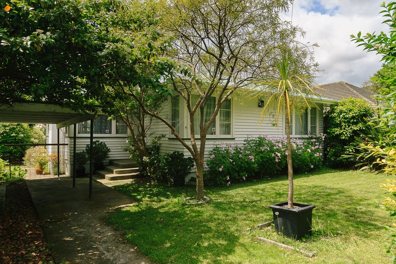 9 Rossiter Avenue, Waterloo, Lower Hutt - Carousel 1