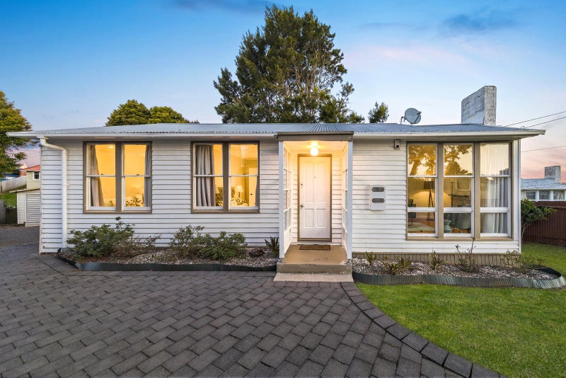 86 Leybourne Circle, Glen Innes, Auckland - Carousel 2