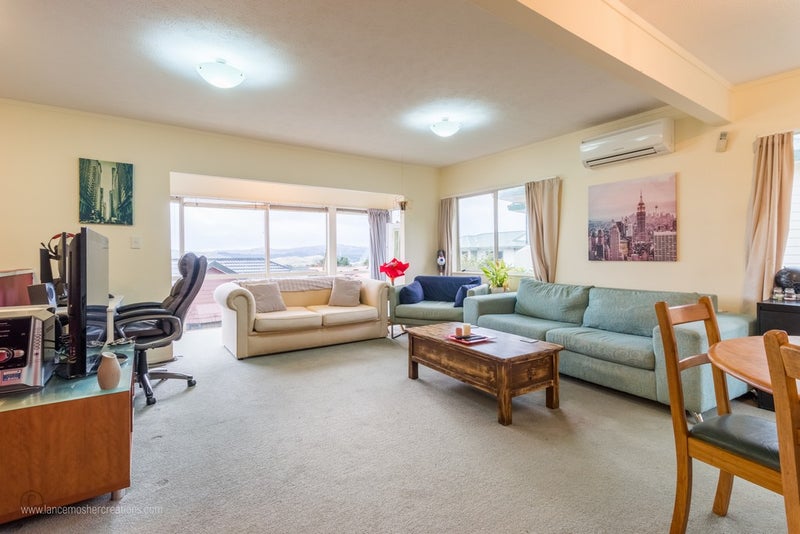 5 Sunningdale Lane, Woodridge, Wellington - Carousel 2