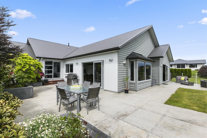 6 Orchard Grove, East Taieri, Mosgiel - Carousel 1