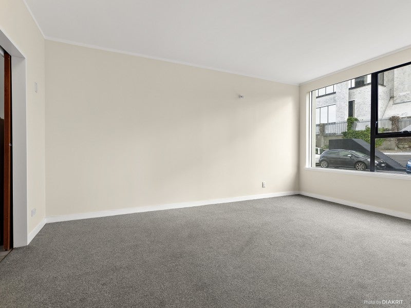 G4/70 Hobson Street, Thorndon, Wellington - Carousel 2