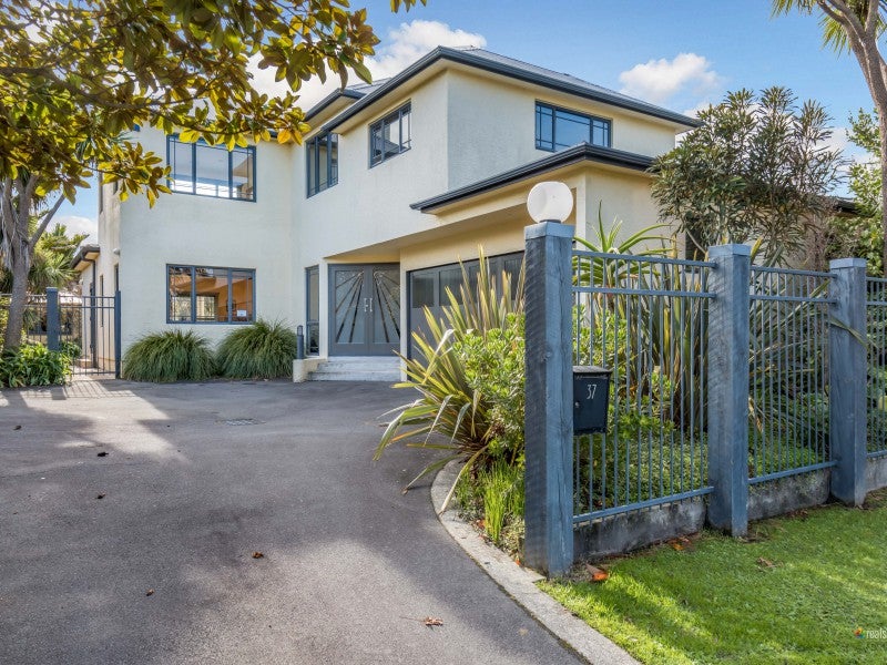 37 Puriri Street, Woburn, Lower Hutt - Carousel 25
