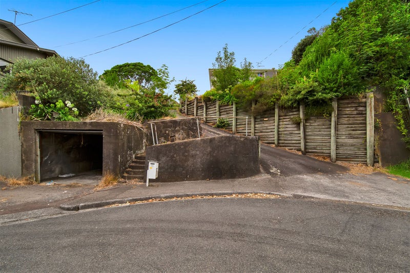 11 Gordon Street, Glen Avon, New Plymouth - Carousel 22