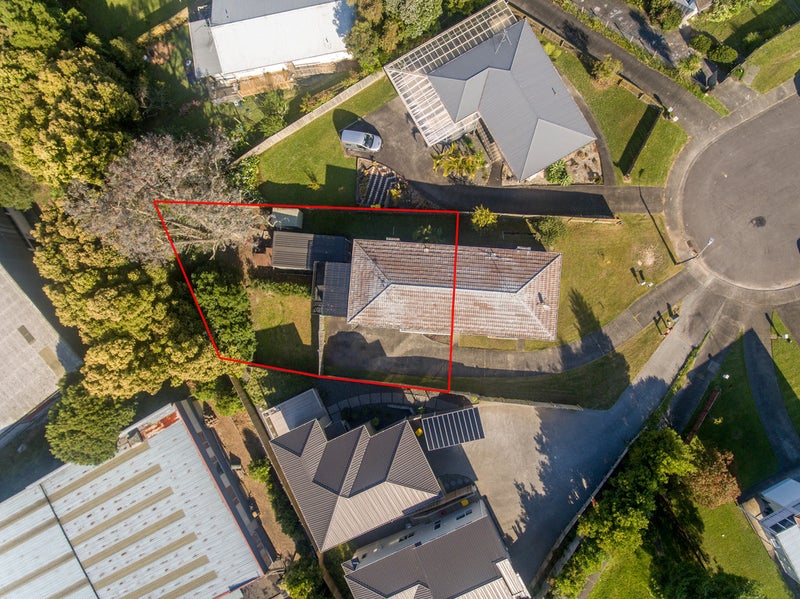 2/20 Celeste Place, Totara Vale, Auckland - Carousel 1