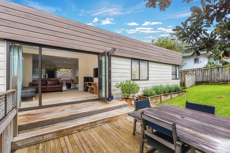 2/5 Witheford Drive, Bayview, Auckland - Carousel 1