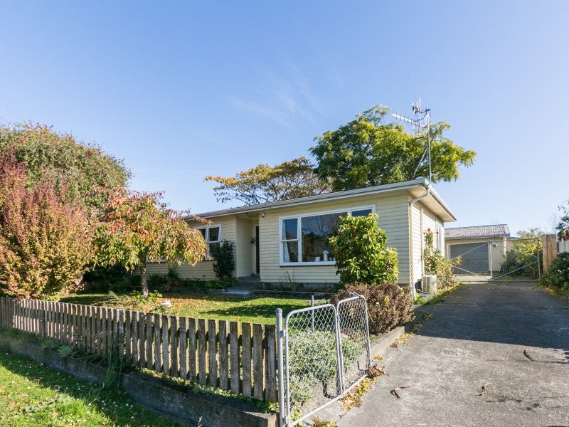 18 Wynyard Crescent, Tamatea, Napier - Carousel 1