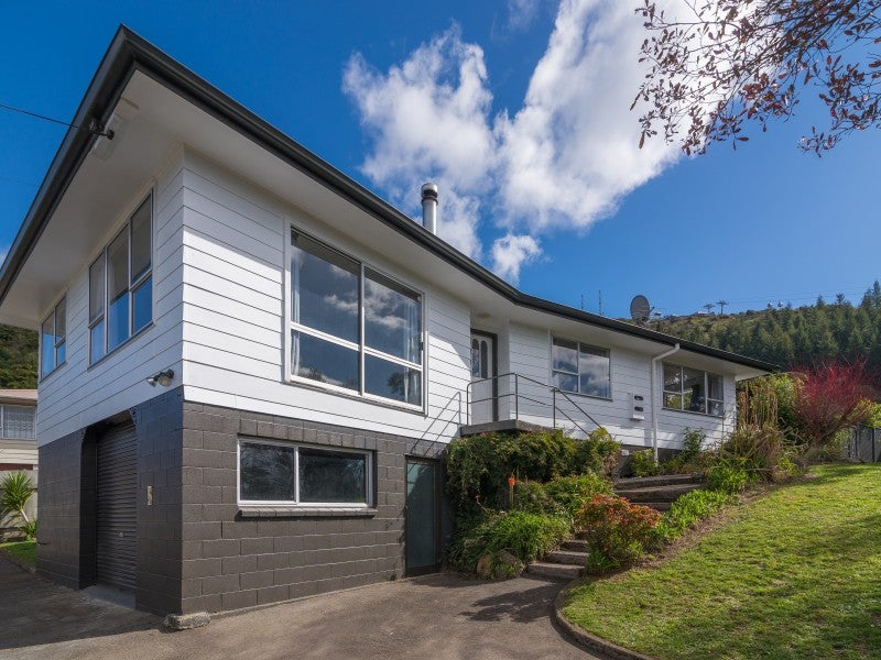 81 Mallard Drive, Selwyn Heights, Rotorua - Carousel 1