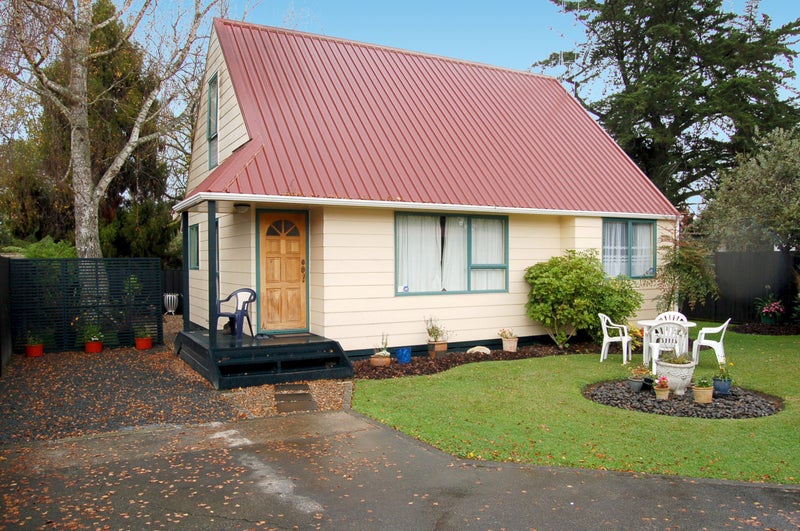 63 Rimu Street, Maeroa, Hamilton - Carousel 1