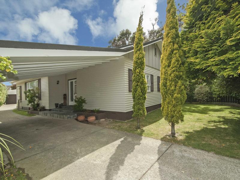 15 Tawa Street, Woburn, Lower Hutt - Carousel 1