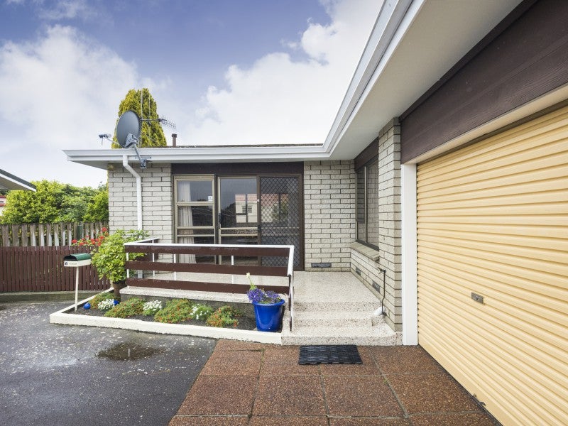 6 Chertsey Court, Roslyn, Palmerston North - Carousel 18