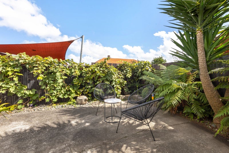 202 Point Chevalier Road, Point Chevalier, Auckland - Carousel 1