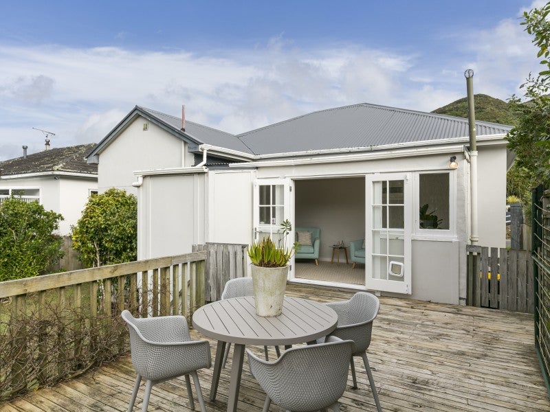15 Hathaway Avenue, Karori, Wellington - Carousel 2