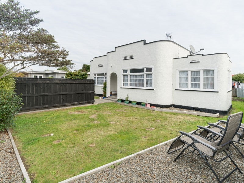 7 Karamu Avenue, Takaro, Palmerston North - Carousel 1