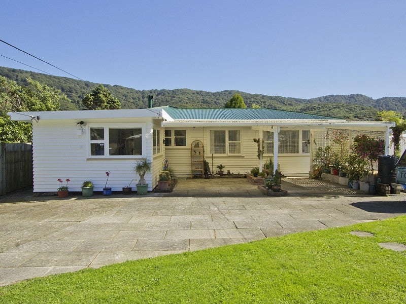 80 Coast Road, Wainuiomata, Lower Hutt - Carousel 1