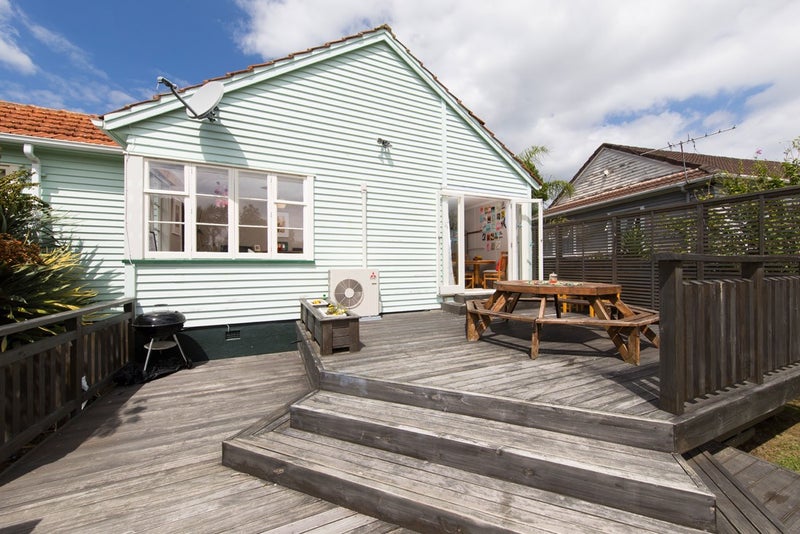 10 Waterbank Crescent, Waterview, Auckland - Carousel 2