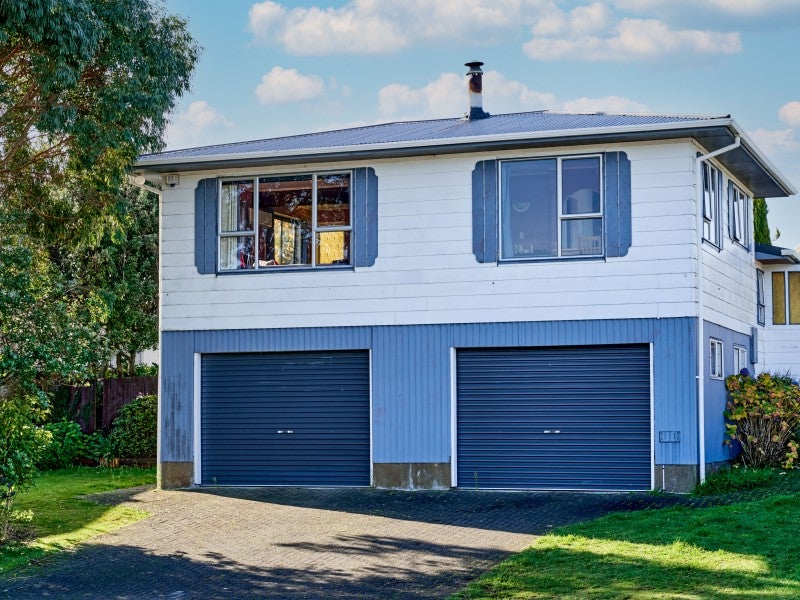 456 Warspite Avenue, Ascot Park, Porirua - Carousel 1