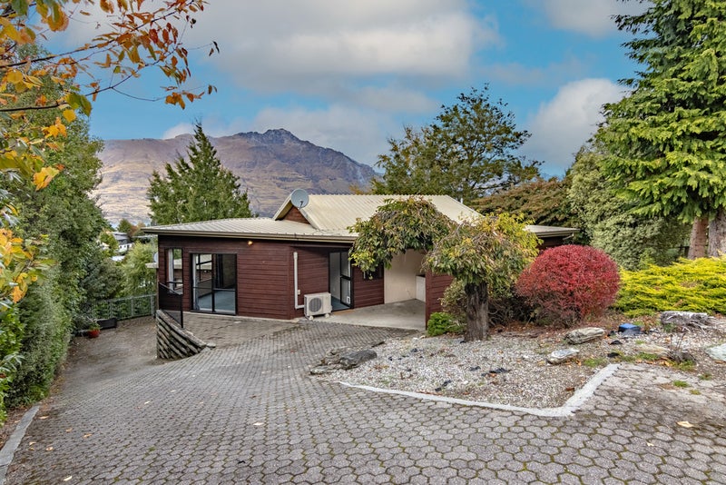 10A Wye Place, Fernhill, Queenstown - Carousel 2