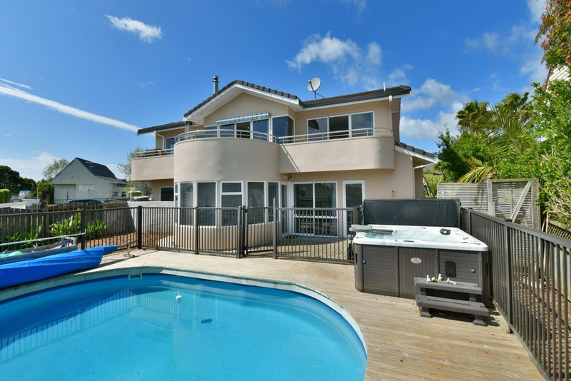 8 Alec Craig Way, Gulf Harbour, Whangaparaoa - Carousel 1