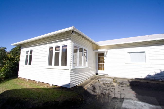 14 Ngatoto Street, Ngaio, Wellington - Carousel 1