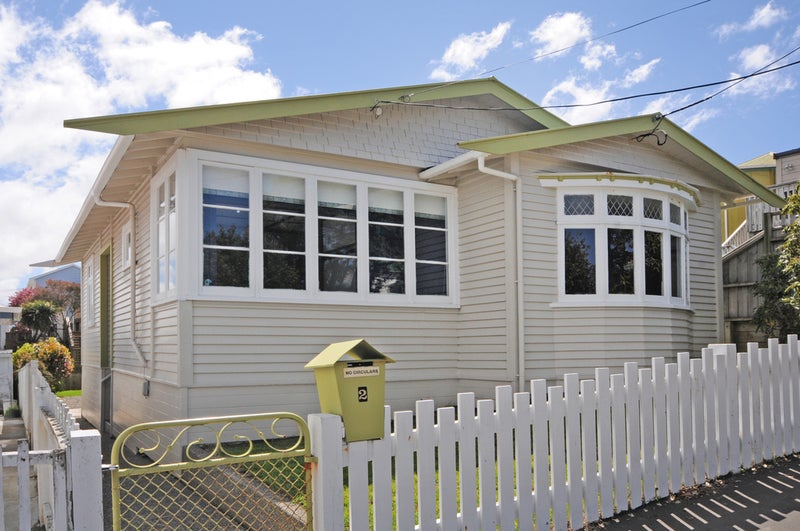 2 Stirling Street, Berhampore, Wellington - Carousel 1