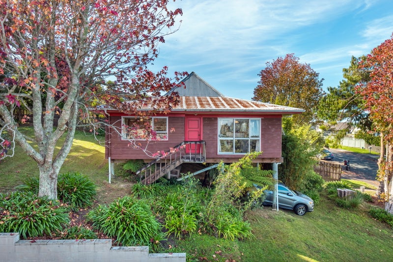 27 Glen Vista Place, Bayview, Auckland - Carousel 1
