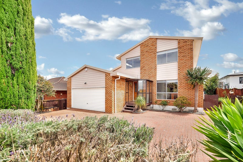 129 Botany Road, Botany Downs, Auckland - Carousel 1