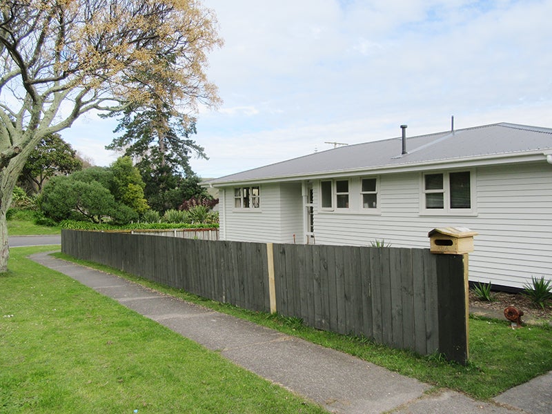 2 Lyell Road, Outer Kaiti, Gisborne - Carousel 1