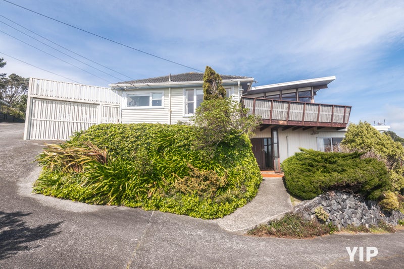 206 Helston Road, Paparangi, Wellington - Carousel 1