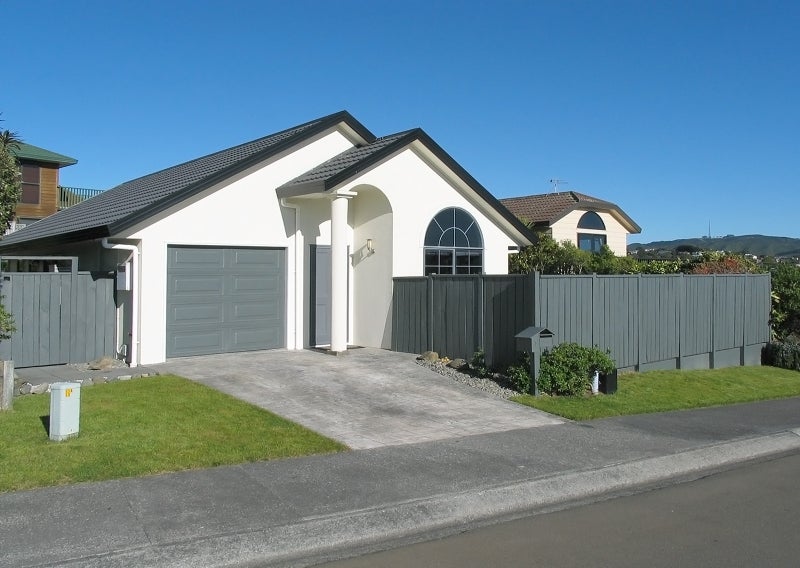 1 Peppertree Lane, Woodridge, Wellington - Carousel 1