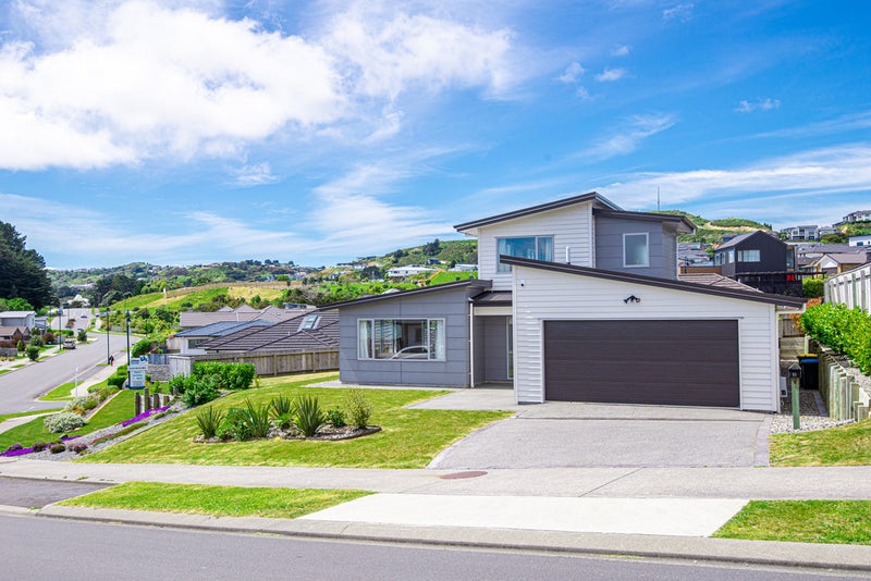 11 John Burke Drive, Aotea, Porirua - Carousel 1