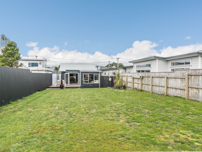 24 Monro Street, Seatoun, Wellington - Carousel 17