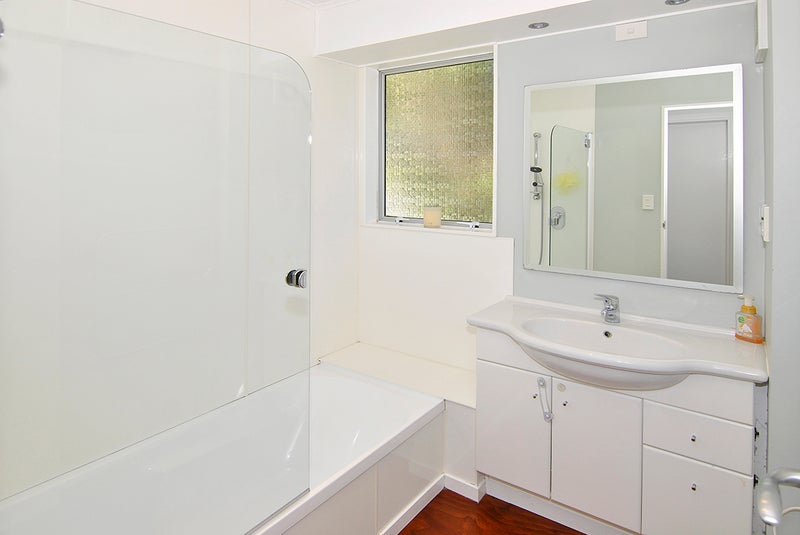 10 Mandeville Crescent, Grenada Village, Wellington - Carousel 20