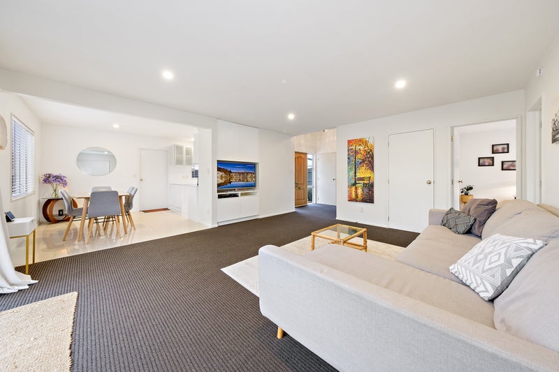 10 Yeovil Place, St Albans, Christchurch - Carousel 1
