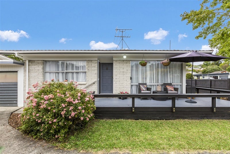 1/11 Mannering Place, Hillcrest, Auckland - Carousel 2