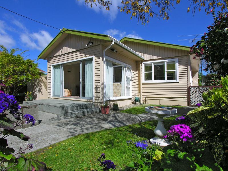 79 Wyndrum Avenue, Waterloo, Lower Hutt - Carousel 2