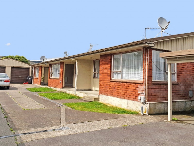 18 Granville Street, Silverstream, Upper Hutt - Carousel 1