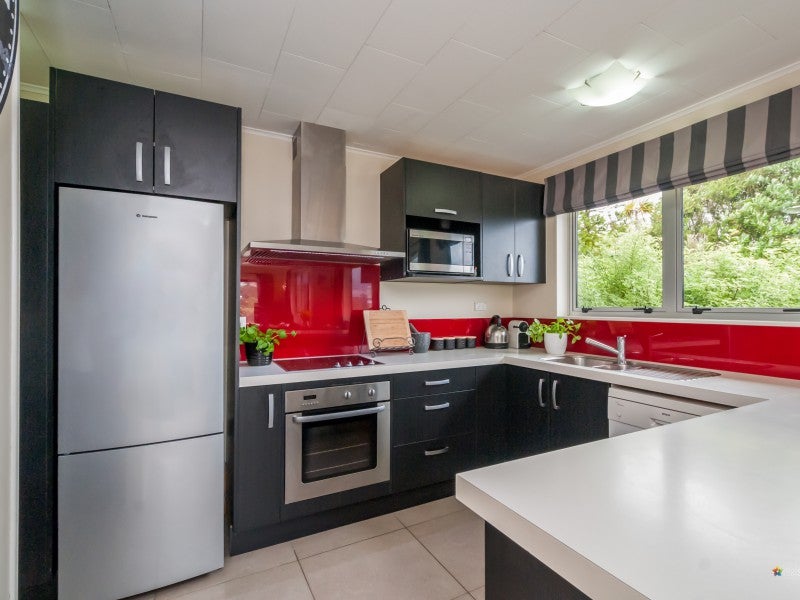 40 Cypress Drive, Maungaraki, Lower Hutt - Carousel 2